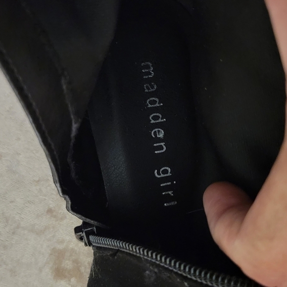 Madden Girl, ladies riding boots. Boots have flaash slouch style. Size 7.5 - Picture 8 of 9